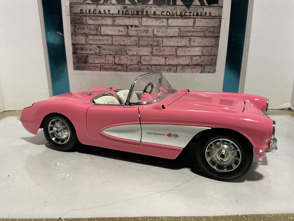 1:18 BURAGO 1957 CORVETTE PINK ON WHITE/CREAM image