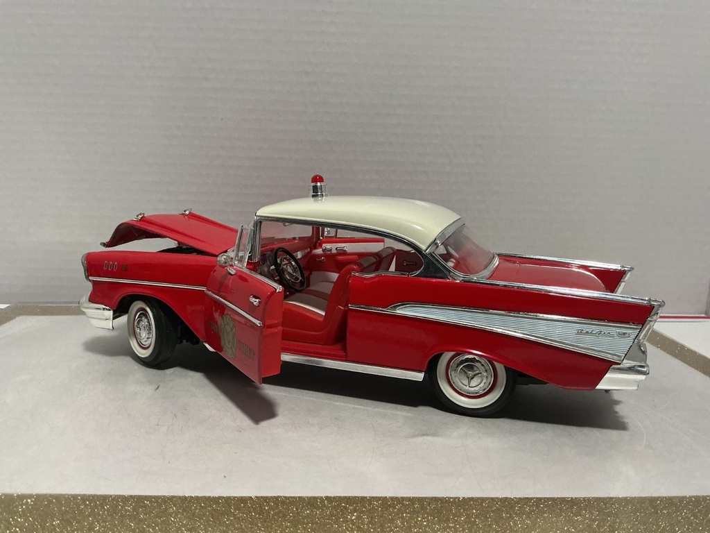 1:18 ROAD TOUGH 1957 BEL AIR FIRE CHIEF [NO BOX] image