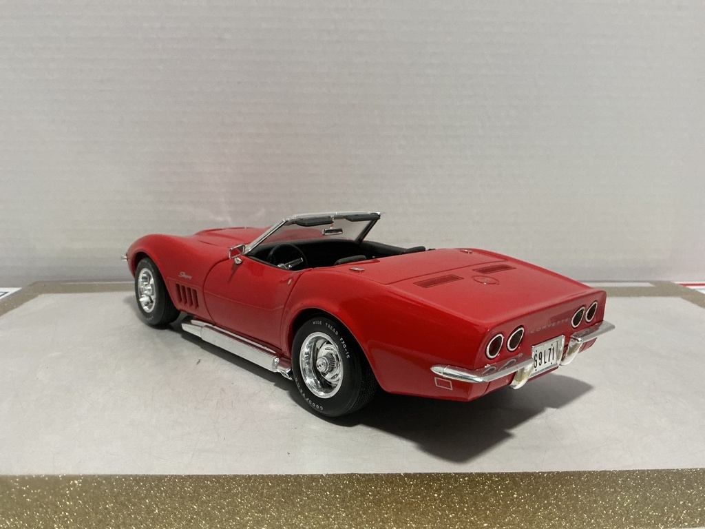 1:18 REVELL 1969 CORVETTE RED ON BLACK image