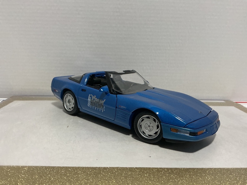 1:18 MAISTO 1992 CORVETTE 2R-1 CORVETTE FEVER image