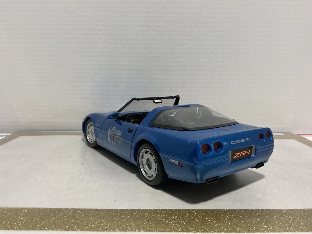 1:18 MAISTO 1992 CORVETTE 2R-1 CORVETTE FEVER image