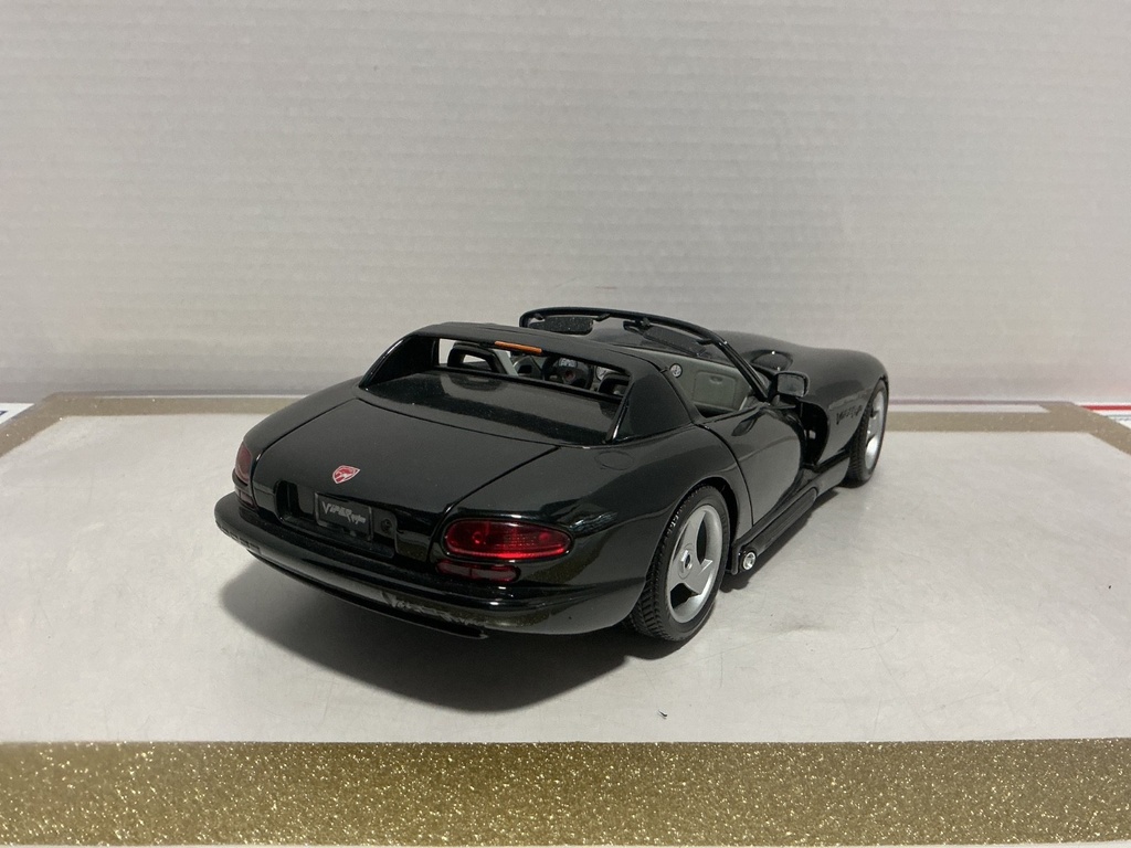 1:18 BBURAGO VIPER RT/10 BLACK / GRAY [NO BOX] image