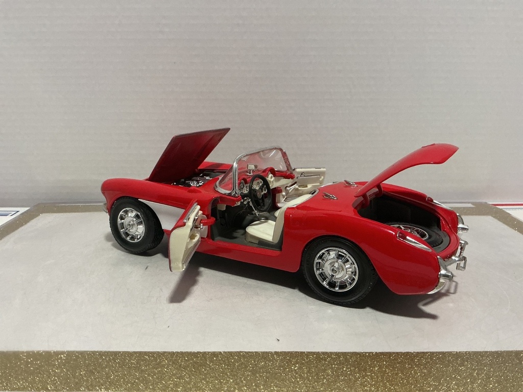 1:18 ROAD LEGENDS 1957 CORVETTE RED ON WHITE [NO BOX] image