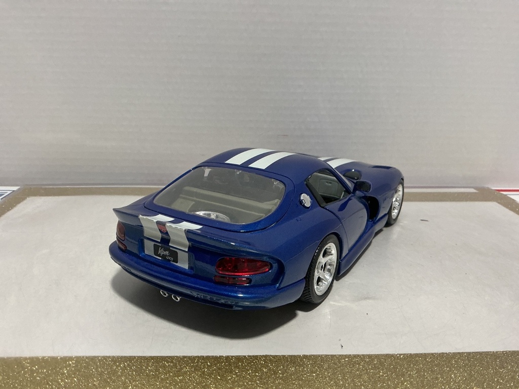 1:18 BBURAGO VIPER RT/10 BLUE ON GRAY [NO BOX] image