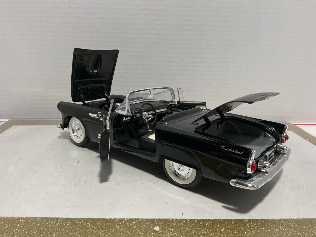 1:18 ROAD SIGNATURE THUNDERBIRD BLACK / TAN [BROKEN WINDSHEILD]  [NO BOX] image
