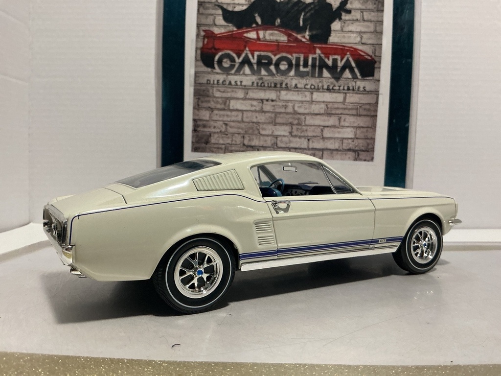 1:18 ERTL 1967 FORD MUSTANG WHITE ON BLUE  [NO BOX] image