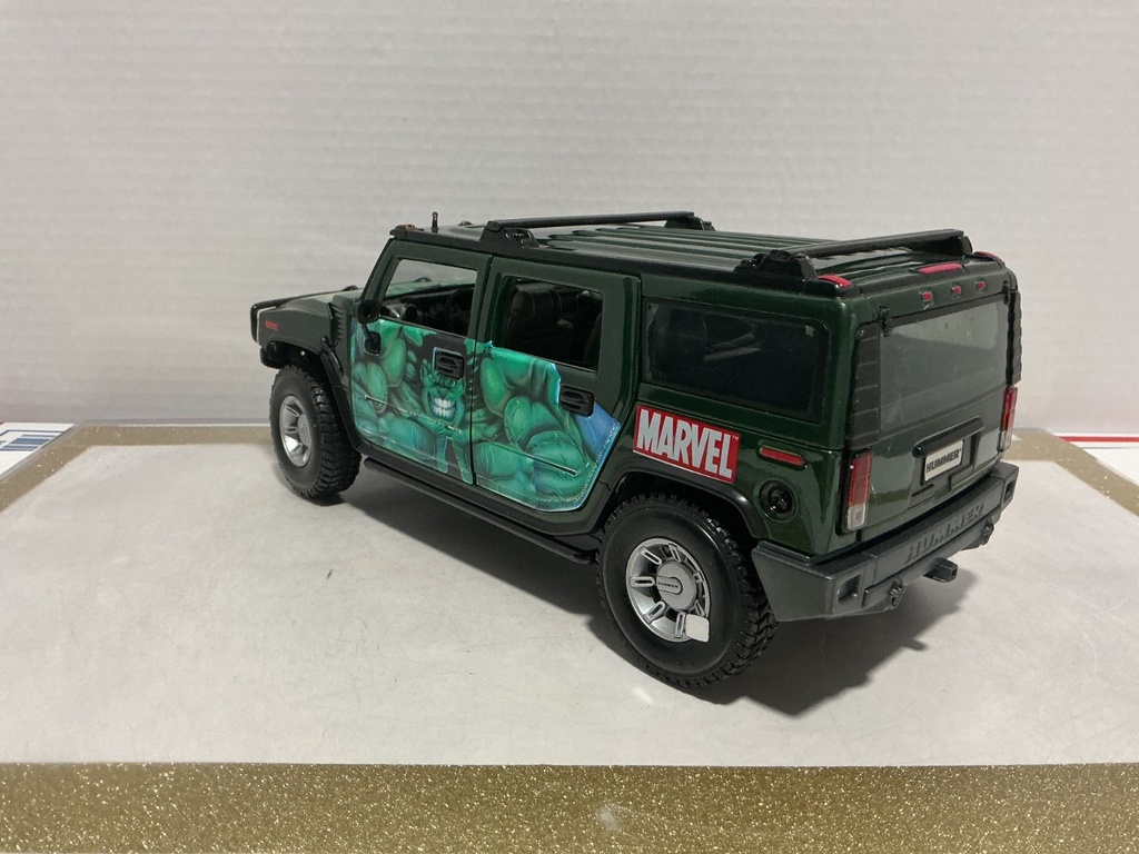 1:18 MAISTO HUMMER H2 INCREDIBLE HULK COVER [NO BOX] image