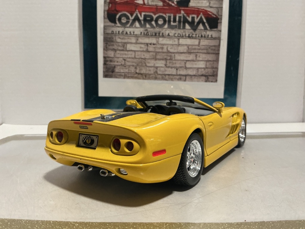 1:18 ROAD SIGNATURE SHELBY SERIES 1 YELLOW [NO BOX] image