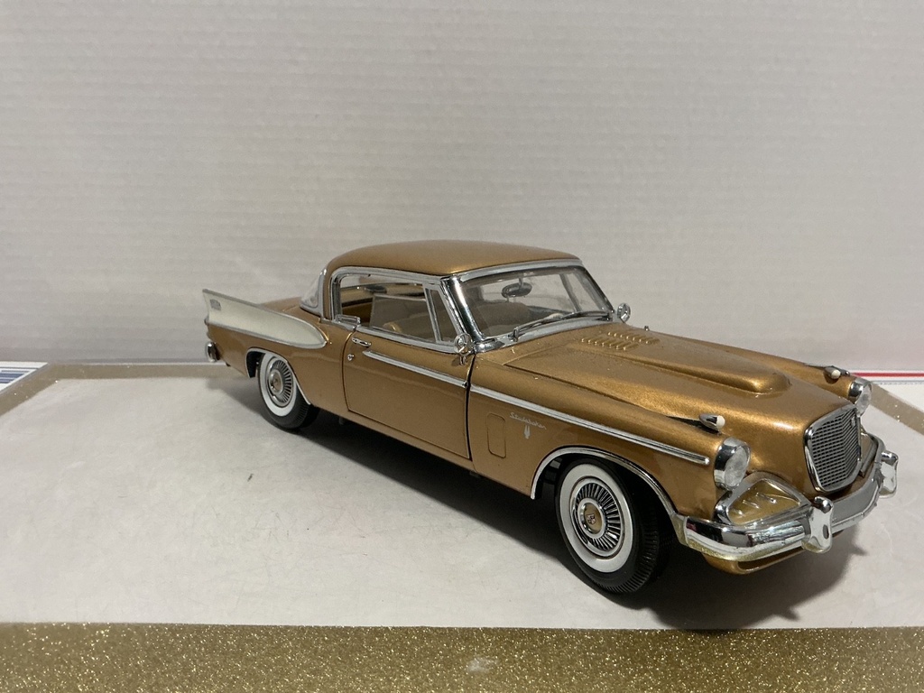 1:18 MOTORMAX 1958 STUDEBAKER NO GAS COVER  [NO BOX] image