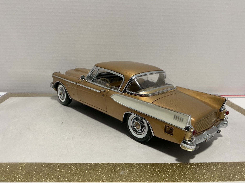 1:18 MOTORMAX 1958 STUDEBAKER NO GAS COVER  [NO BOX] image