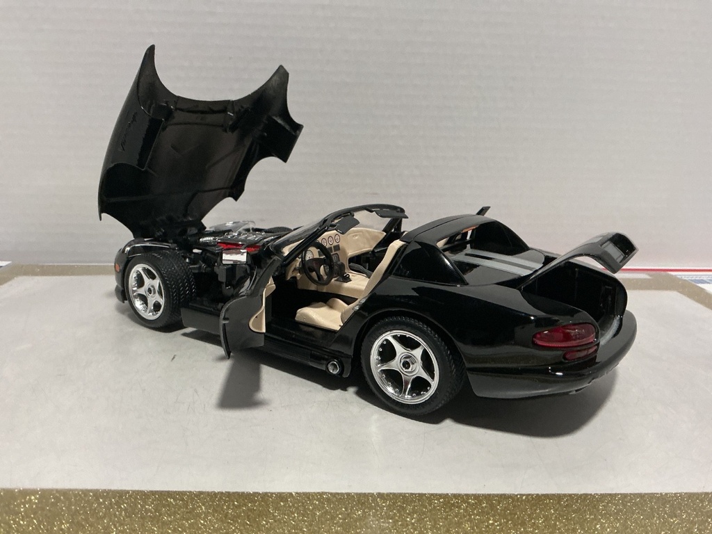 1:18 BURAGO VIPER BLACK ON TAN [NO BOX] image