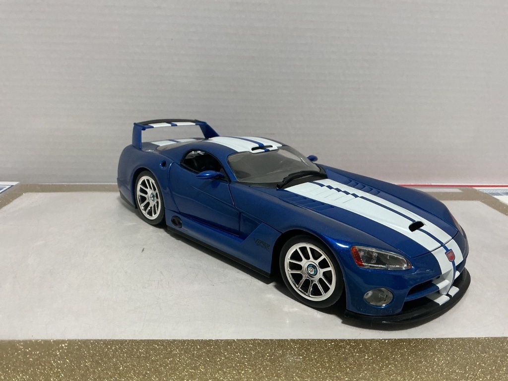 1:18 HOT WHEELS DODGE VIPER GTS BLUE ON BLACK [NO BOX] image