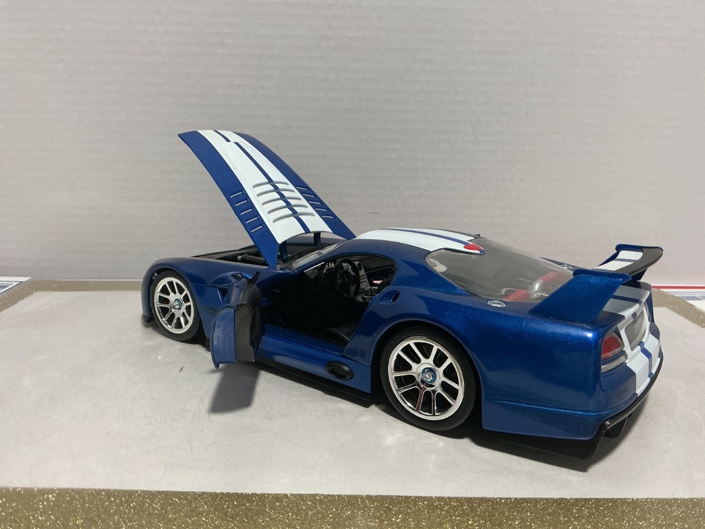 1:18 HOT WHEELS DODGE VIPER GTS BLUE ON BLACK [NO BOX] image