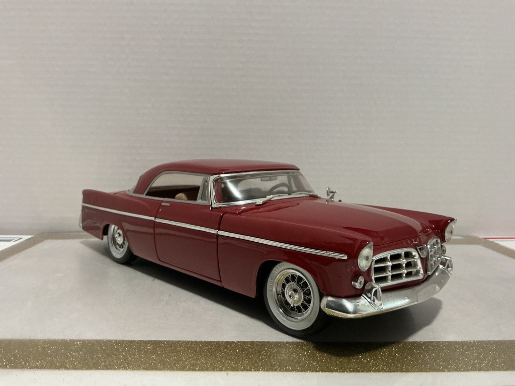 1:18 MAISTO 1956 CHRYSLER 300 B RED ON TAN [NO BOX] image