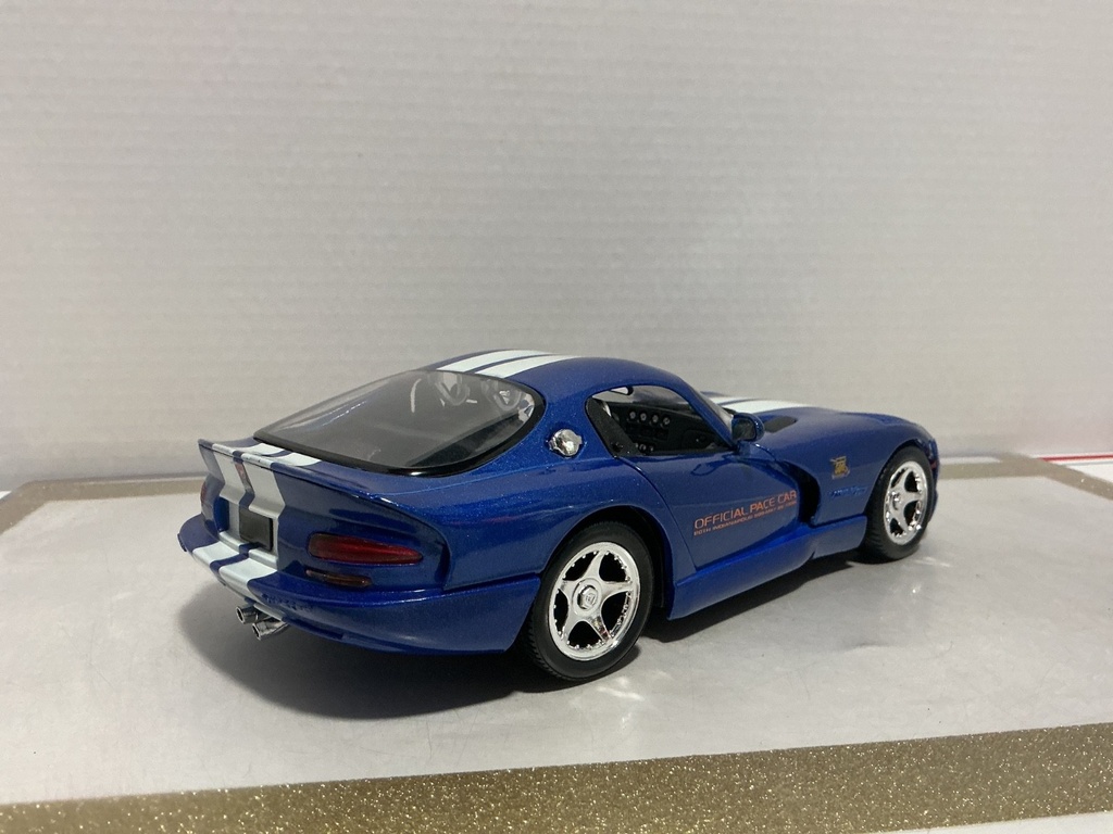 1:18 MAISTO VIPER GTS BLUE WITH WHITE STRIPES [NO BOX] image