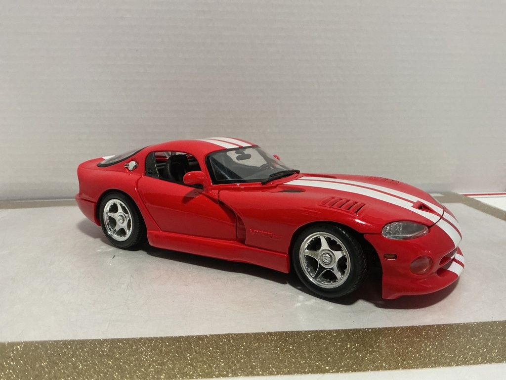 1:18 MAISTO VIPER GTS RED WITH WHITE STRIPES [NO BOX] #2 image