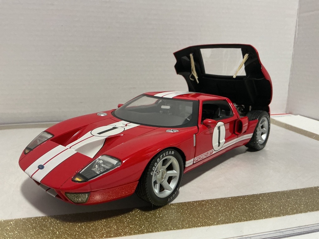 1:18 HOT WHEELS FORD GT40 MK RED ON BLACK [NO BOX] image