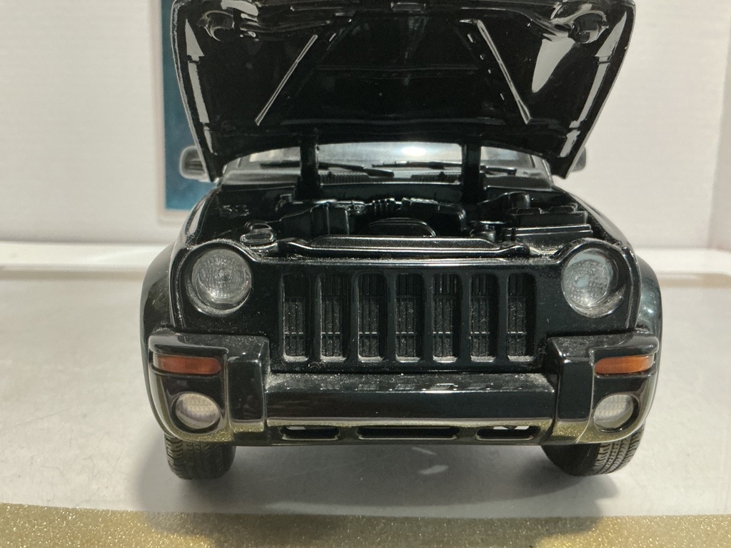 1:18 MATCHBOX JEEP LIBERTY BLACK ON TAN [NO BOX] image