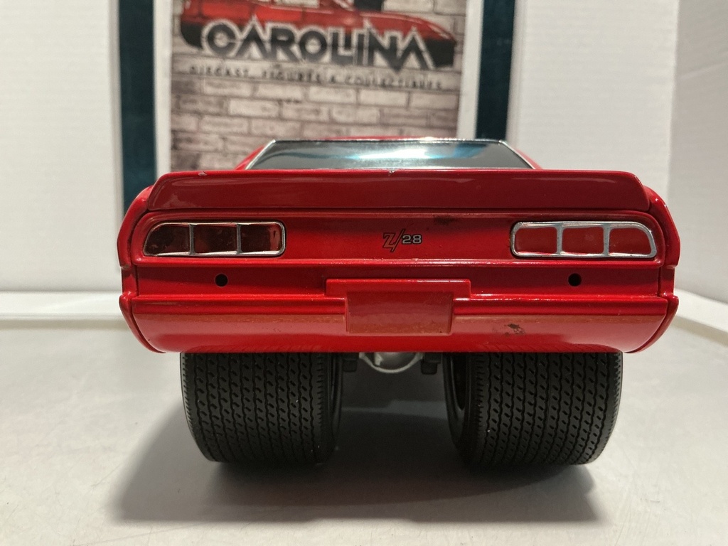 1:18 MUSCLE MACHINE CAMARO DALE EARNHARDT JR. [SCUFFS ON HOOD] [NO BOX] image