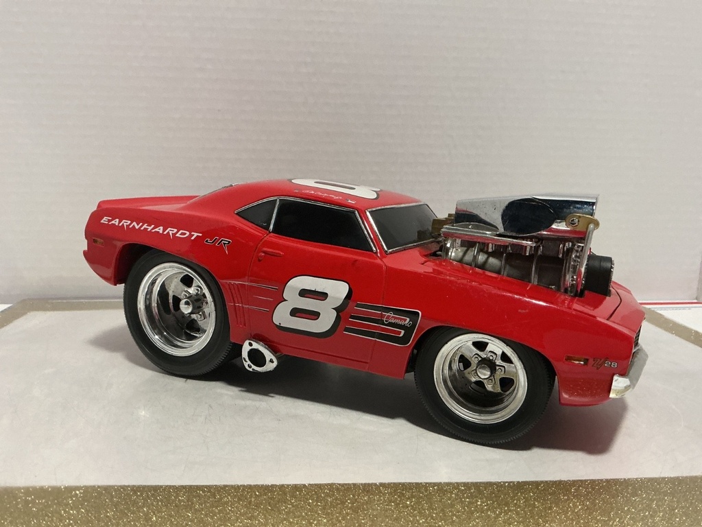 1:18 MUSCLE MACHINE CAMARO DALE EARNHARDT JR. [SCUFFS ON HOOD] [NO BOX] image