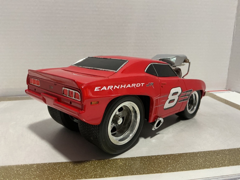 1:18 MUSCLE MACHINE CAMARO DALE EARNHARDT JR. [SCUFFS ON HOOD] [NO BOX] image