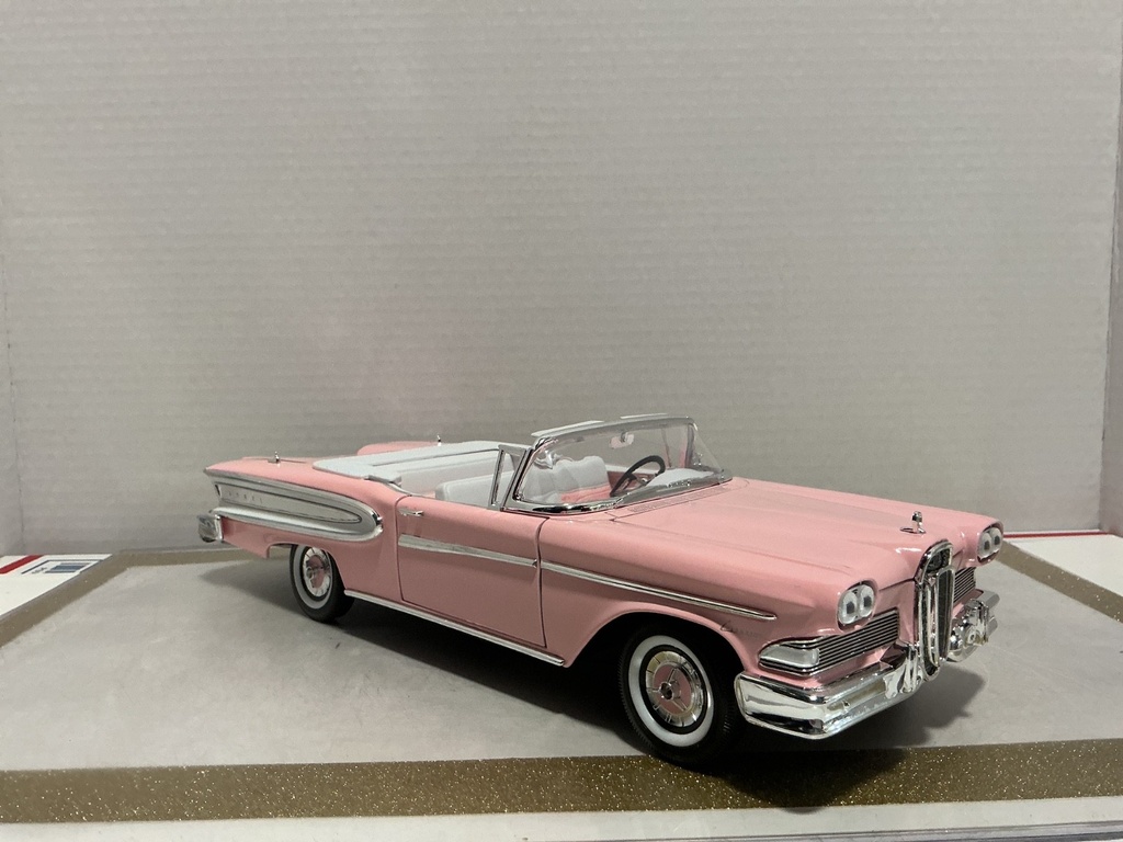1:18 ROAD LEGENDS 1958 EDSEL CITATION image