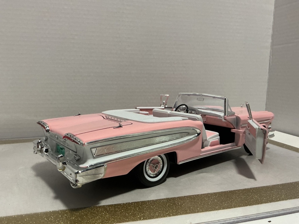 1:18 ROAD LEGENDS 1958 EDSEL CITATION image