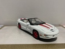 1:18 ROAD SIGNATURE 1999 PONTIAC FIREBIRD WHITE ON RED [NO BOX] image