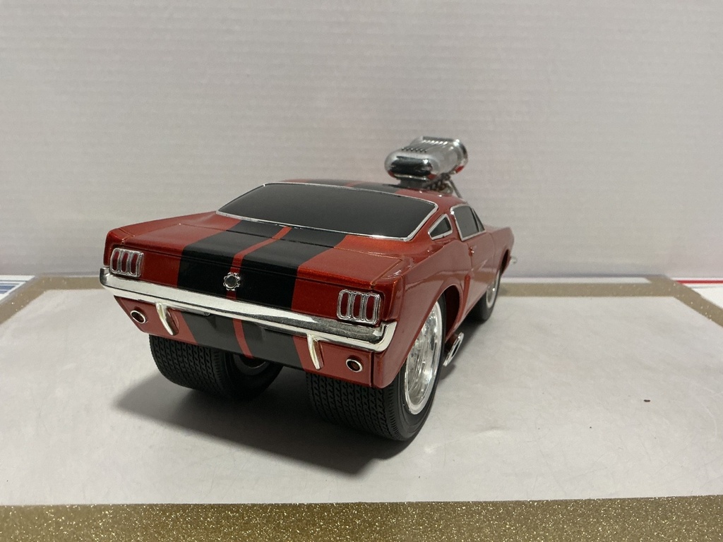 1:18 MUSCLE MACHINES FORD MUSTANG [NO BOX] image