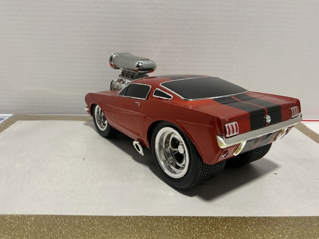 1:18 MUSCLE MACHINES FORD MUSTANG [NO BOX] image