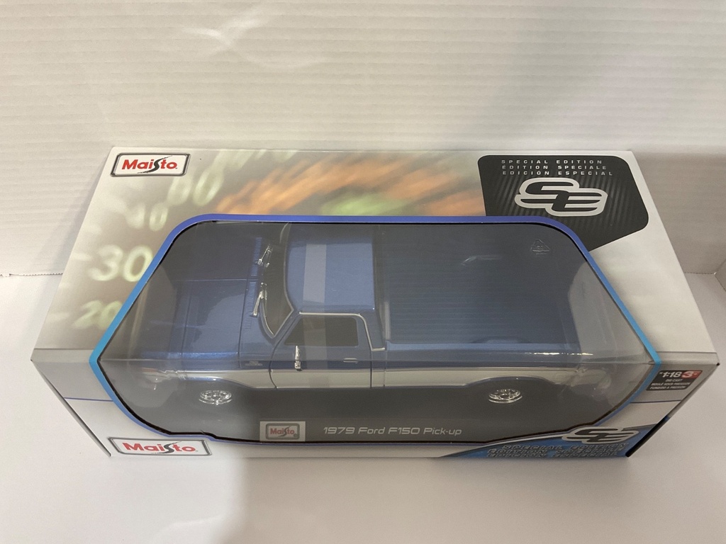 1:18 MAISTO 1979 FORD F150 PICK-UP BLUE WITH WHITE STRIPES image