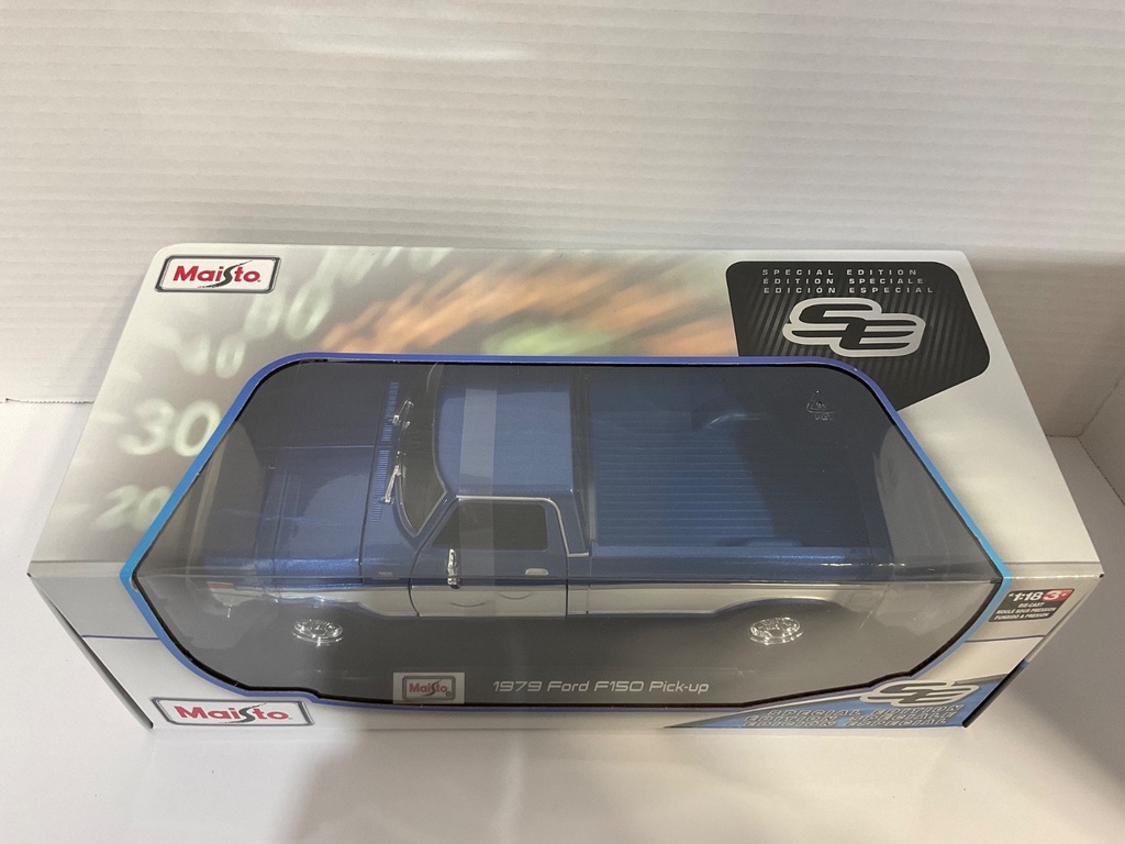 1:18 MAISTO 1979 FORD F150 PICK-UP BLUE WITH WHITE STRIPES image