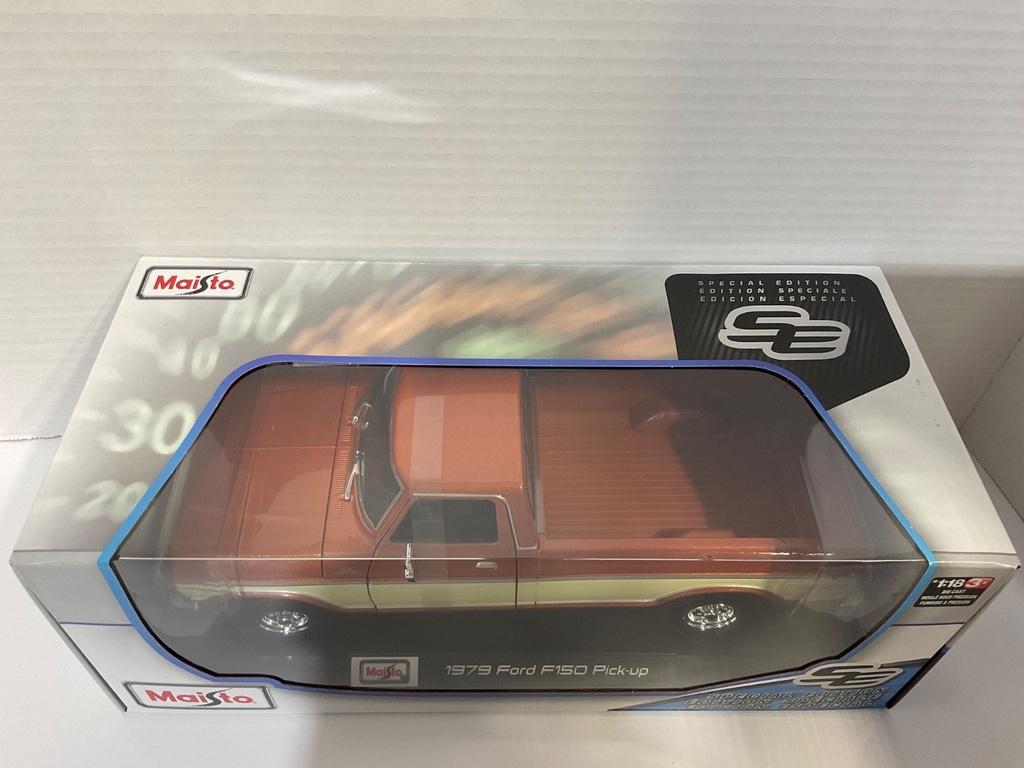 1:18 MAISTO 1979 FORD F150 PICK-UP BROWN WITH CREAM STRIPES image