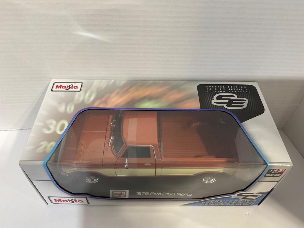 1:18 MAISTO 1979 FORD F150 PICK-UP BROWN WITH CREAM STRIPES image