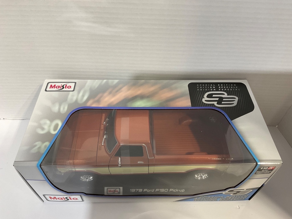 1:18 MAISTO 1979 FORD F150 PICK-UP BROWN WITH CREAM STRIPES image