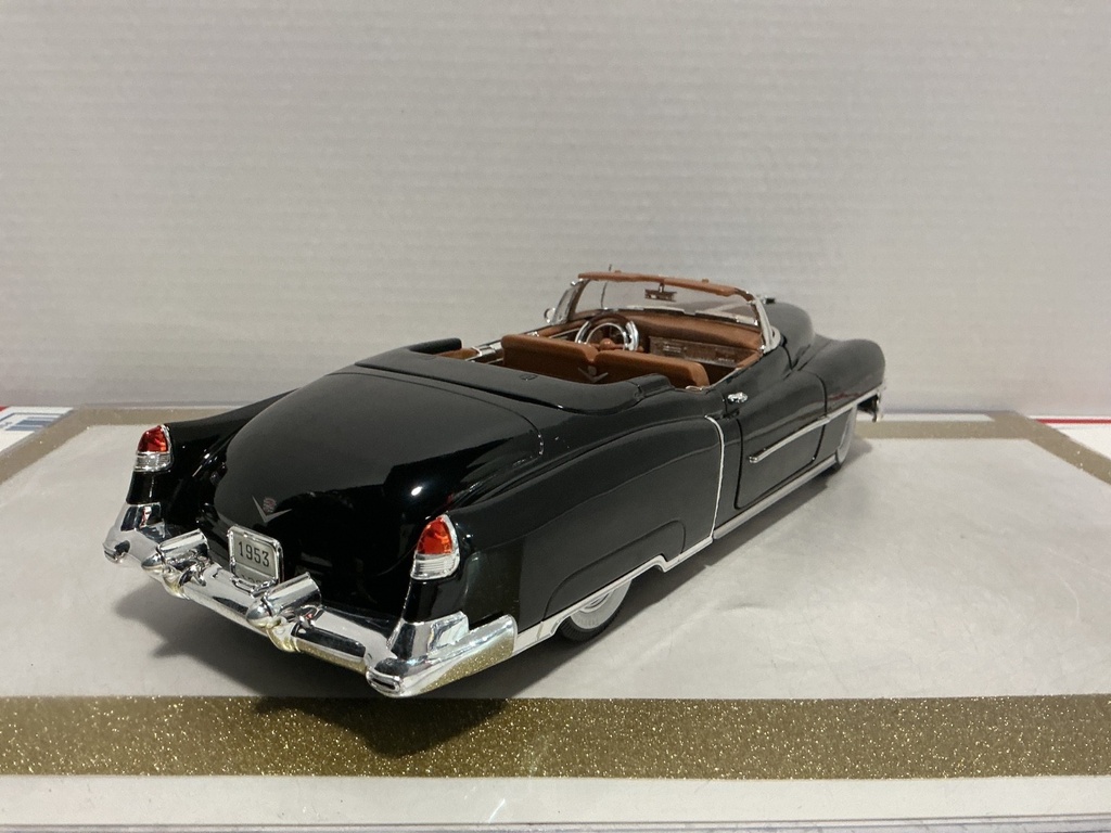 1:18 ANSON 1953 CADILLAC ELDORADO BLACK ON TAN [NO BOX] image