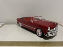 1:18 MAISTO 1949 FORD RED ON WHITE image