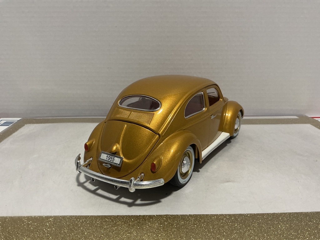 1:18 BBURAGO 1955 BEETLE 1,000,000TH GOLD / TAN [NO BOX] image