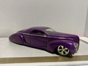 1:18 HOT WHEELS 1937 LINCOLN ZEPHYR PURPLE/WHITE image