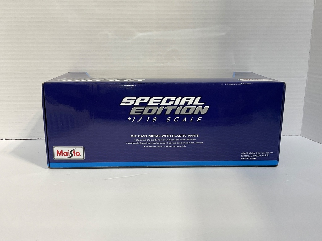 1:18 MAISTO PORSCHE 911 TARGA 4 GTS RED image