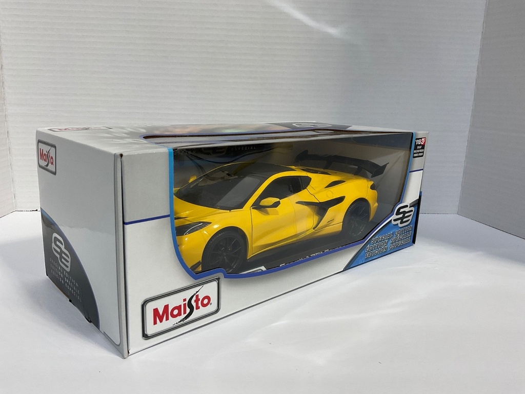 1:18 MAISTO CORVETTE ZR1 COUPE YELLOW AND BLACK !! image