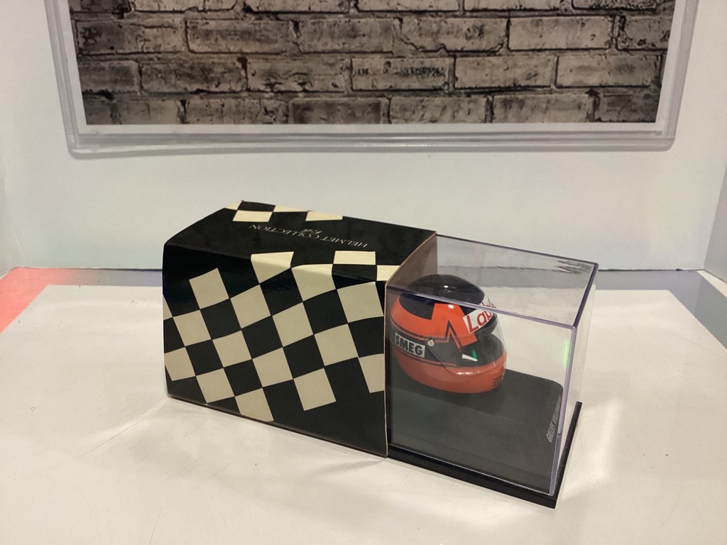 1:8 MINICHAMPS RACING HELMEMT GILLIES VILLENEUVE image