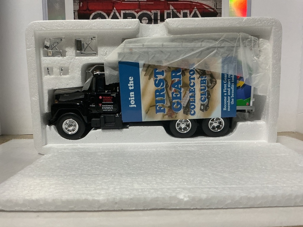 FIRST GEAR - TEXACO MACK R-600 STRAIGHT TRUCK image