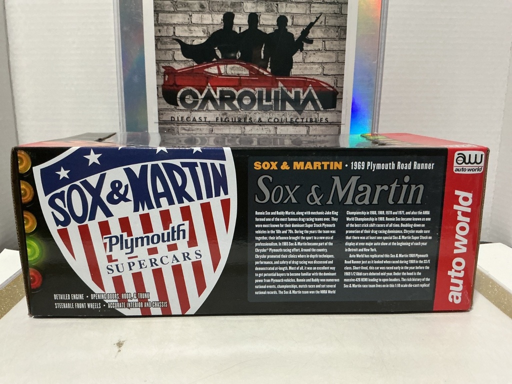 1:18 AUTO WORLD SOX AND MARTIN 1969 PLYMOUTH ROAD RUNNER LIMITED EDITION image