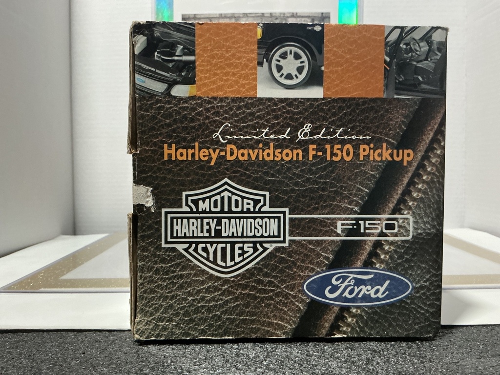 1:18 ERTL HARLEY DAVIDSON MOTORCYCLES - F 150 PICKUP image