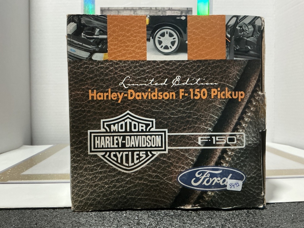 1:18 ERTL HARLEY DAVIDSON MOTORCYCLES - F 150 PICKUP image