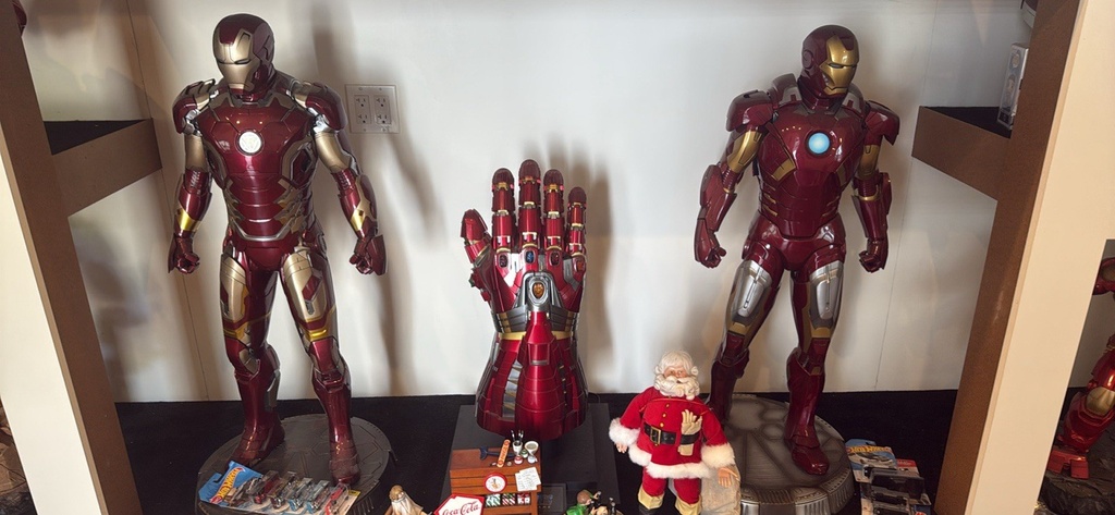 Ironman 1/4 1/2 1/1 Scale Statue Collection image