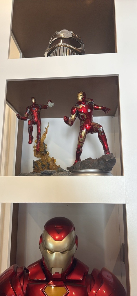 Ironman 1/4 1/2 1/1 Scale Statue Collection image