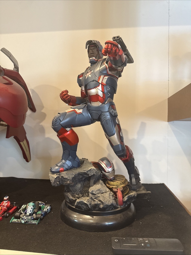 Ironman 1/4 1/2 1/1 Scale Statue Collection image
