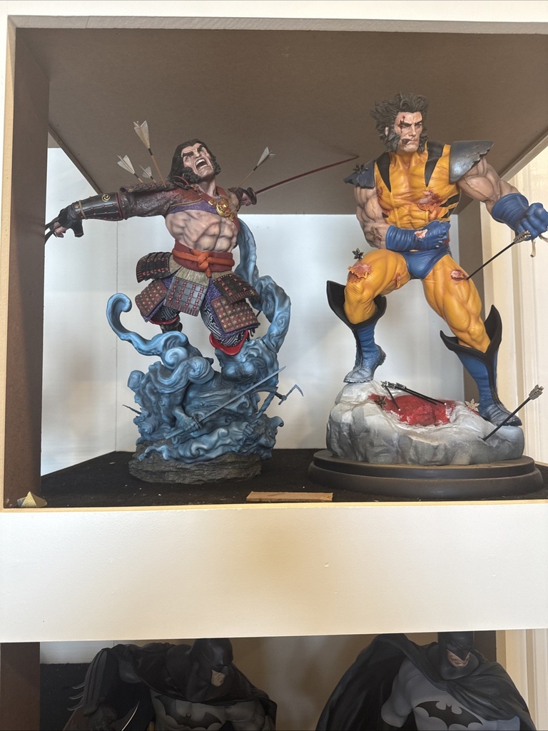 Batman Superman Robin Wolverine And More 1/4 1/3  Scale Statue Collection image